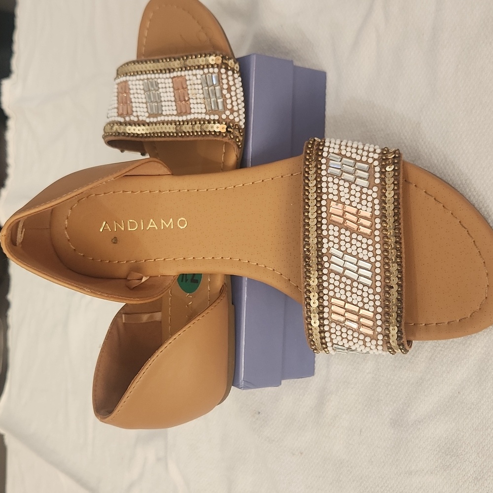 Andiamo Acharter Womens Beige Open Toe Bling Slip On Sandal Flat Size 7.5 Gold